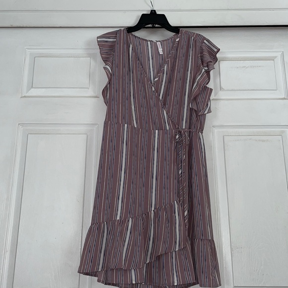 Xhilaration Dresses & Skirts - Xhileration L purple black dress